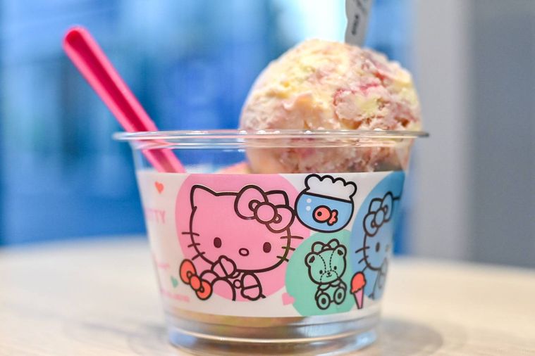 アイスが入ったカップ