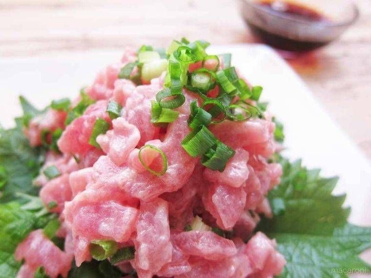 器に盛られたねぎとろ