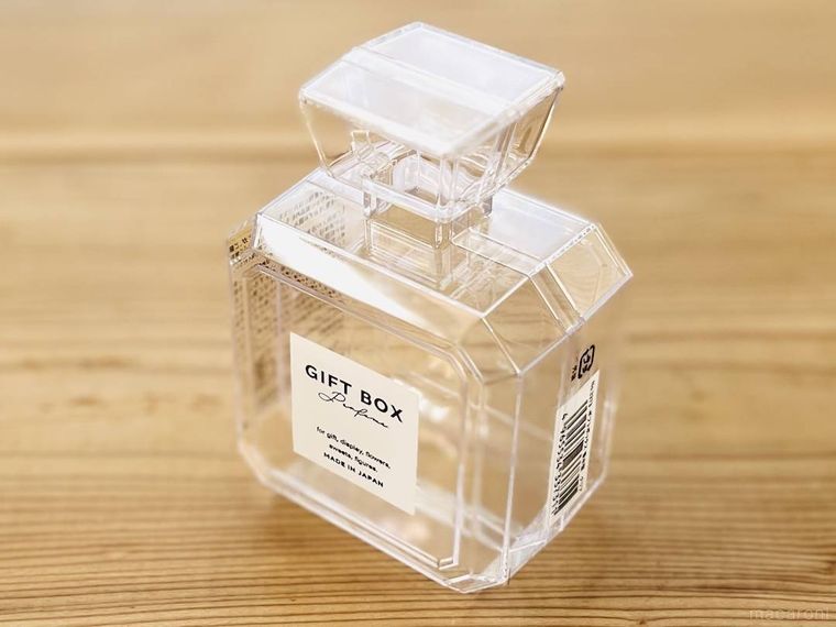 ダイソーのギフトボックス香水型 クリア