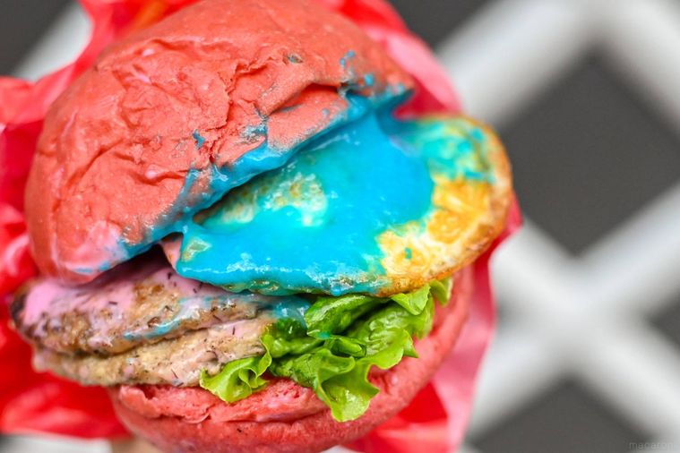 バーガーのソースのアップ