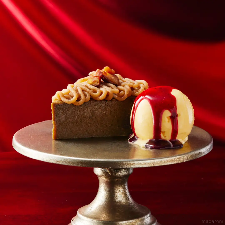 ほうじ茶のモンブランチーズケーキが置かれている