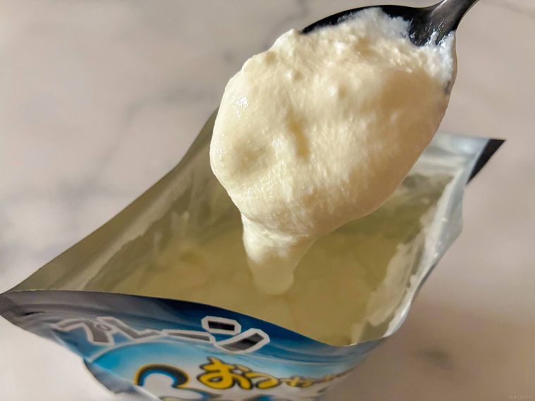 スプーンで持ち上げたもっちりーの