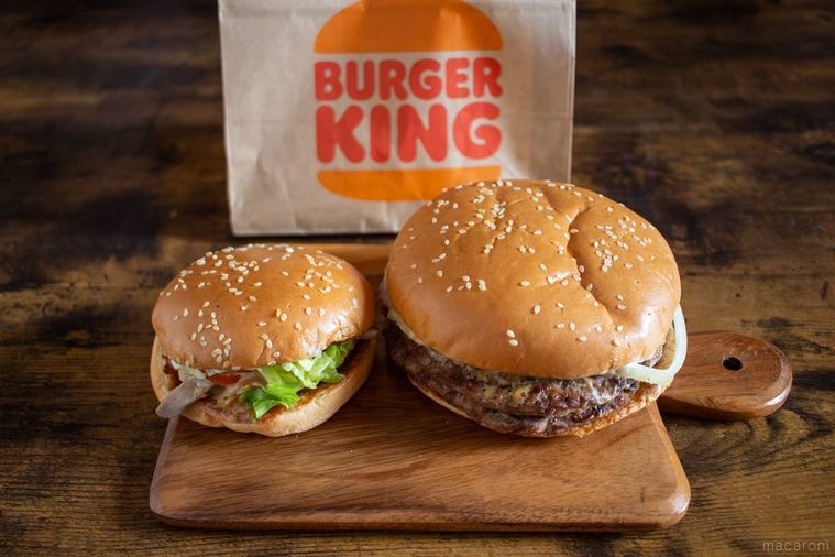 バーガーキングマッシュルームワッパー  Jr.とダブルマッシュルームワッパーが並んでいる