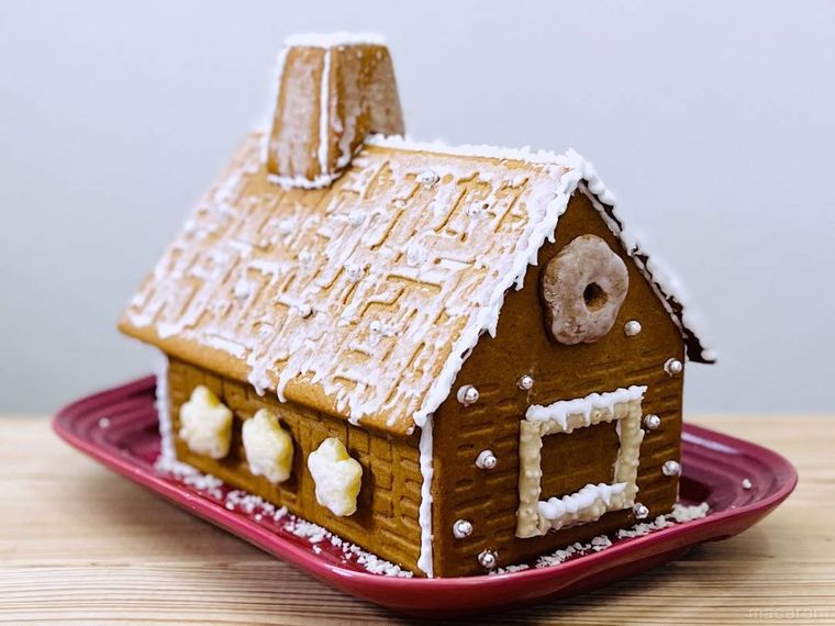 カルディのニーオーケッシュ ジンジャーブレッドハウスで作ったお菓子の家