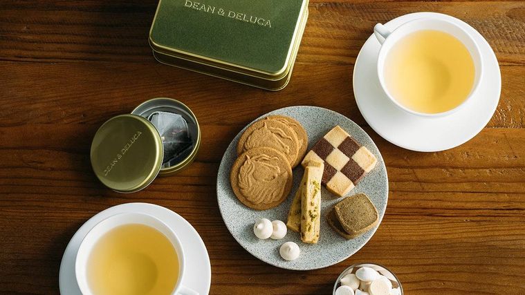 2. 干支午モチーフのクッキー缶