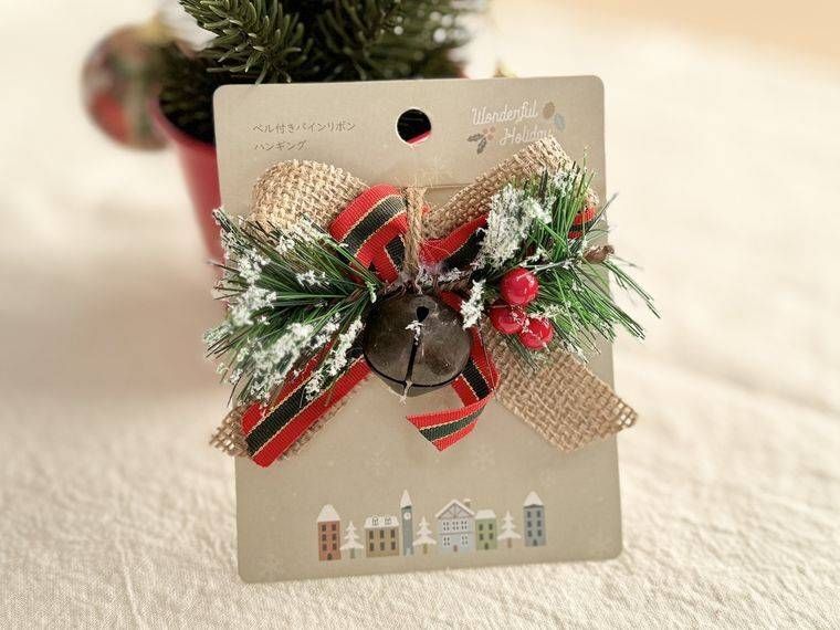 ベル付きパインリボン ハンギング