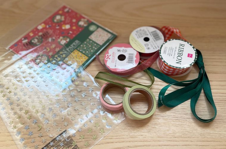 クリスマスラッピングに使用する素材