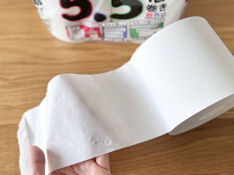 超長省スペース トイレットロールダブルW 5.5倍巻きを広げた様子