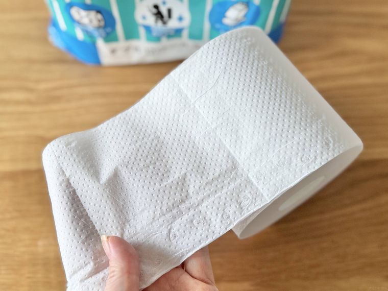 2倍巻きトイレットペーパーロール ソフト仕上げを広げた様子