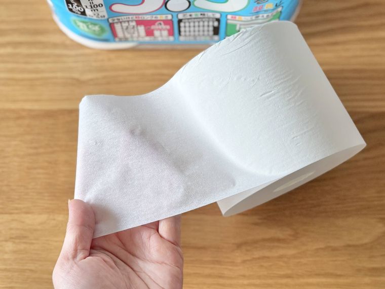  超長省スペース5.5倍巻きトイレットペーパー シングルを広げた様子