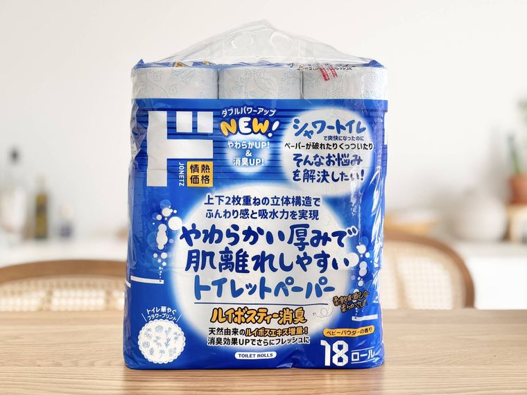 やわらかい厚みで肌離れしやすいトイレットペーパーのパッケージ
