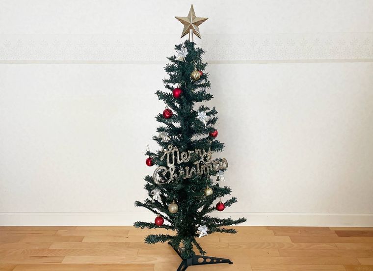 デコレーションを施したクリスマスツリー