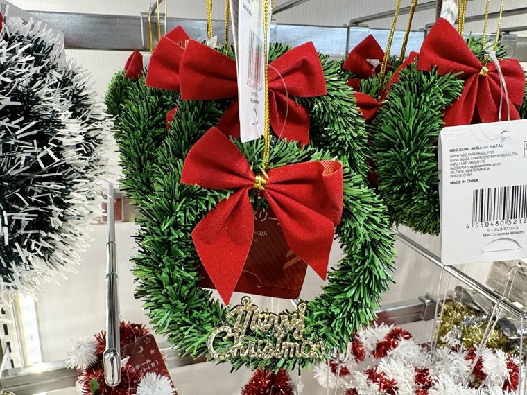 ダイソーのミニクリスマスリース