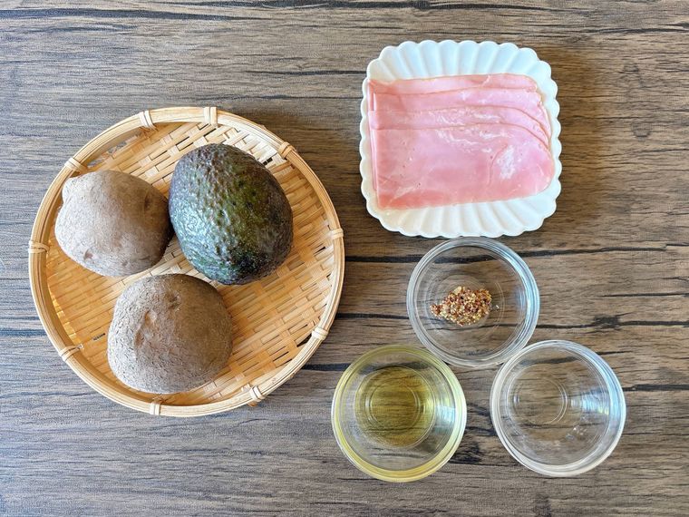 じゃがいもとアボカドのマスタードサラダの材料