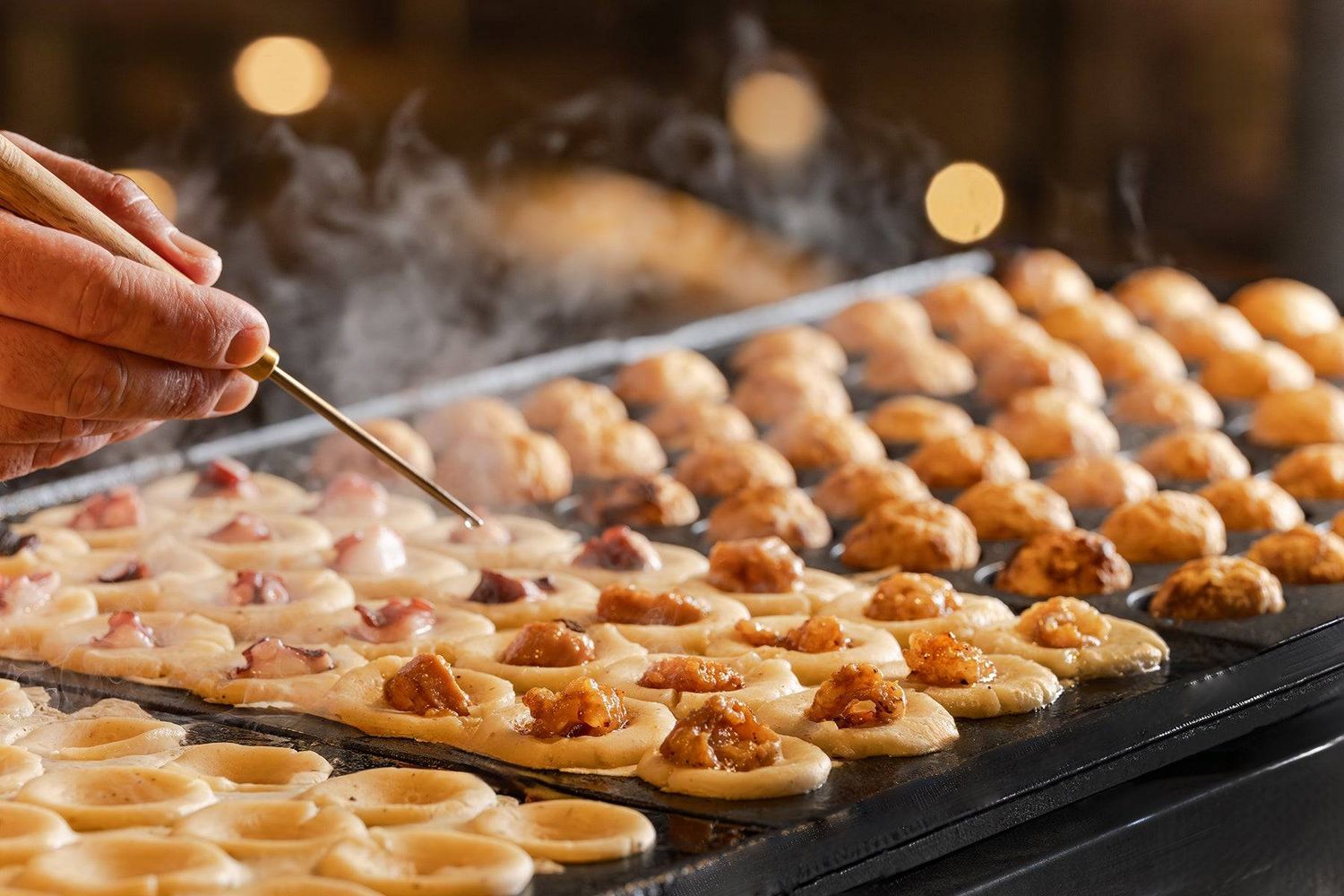 2. ここでしか味わえないなにわうまいもんグルメ