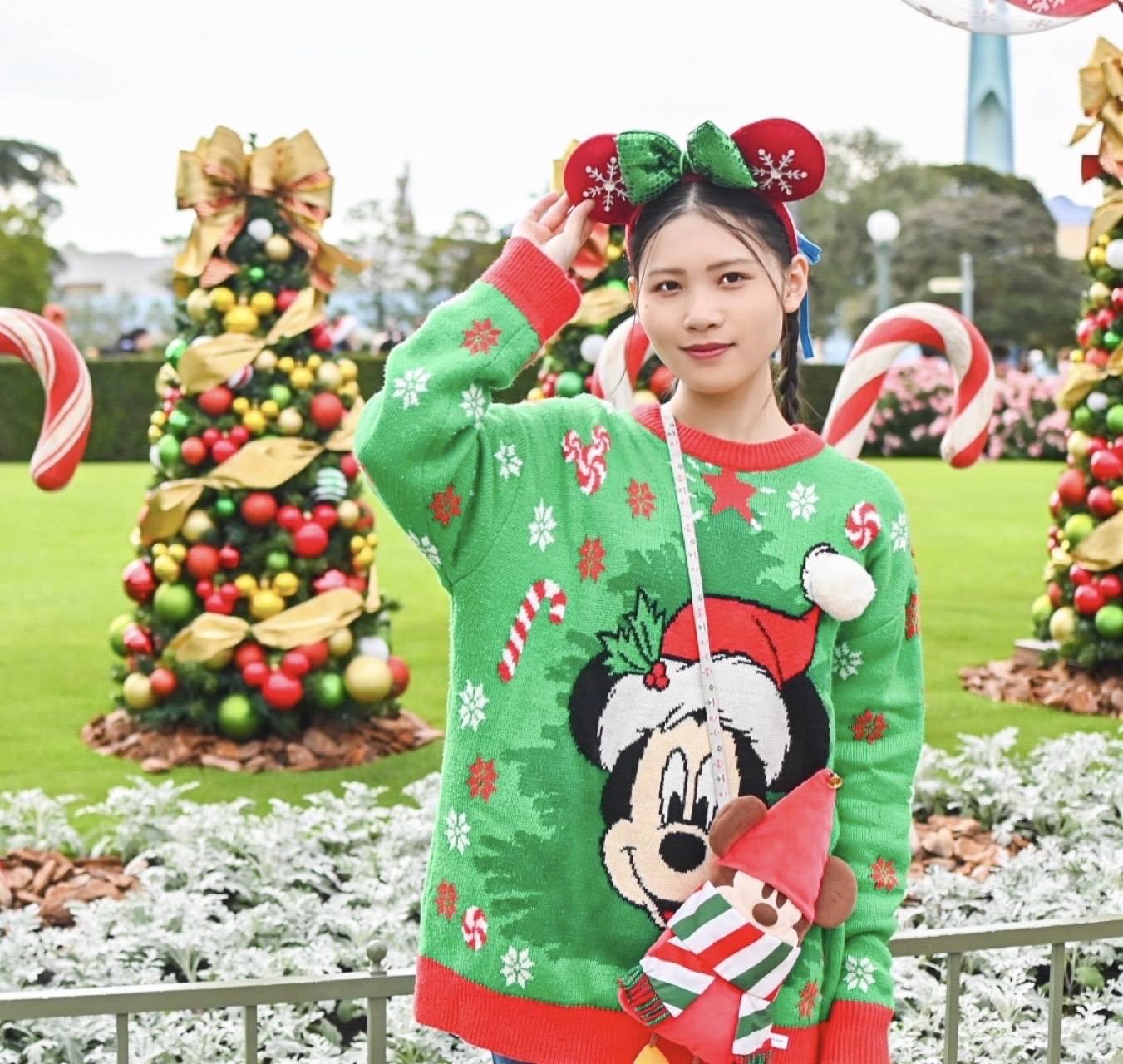 プーさん 光るセーター ライトアップレッド ディズニー(Mサイズ) ディズニーストアで販売していたプーさんのクリスマスセーター買いまし