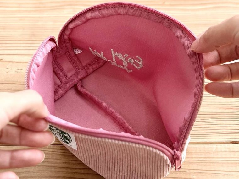 スターバックスのポーチ