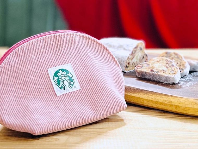 スターバックスのポーチとシュトーレン