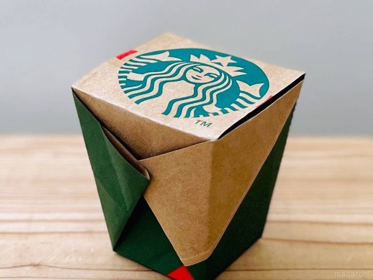 スターバックスの紙袋で作ったフタ付きのゴミ箱