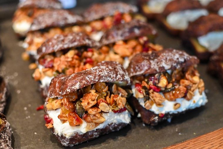 グラノーラのドーナツ