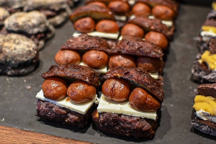 栗を挟んだドーナツ