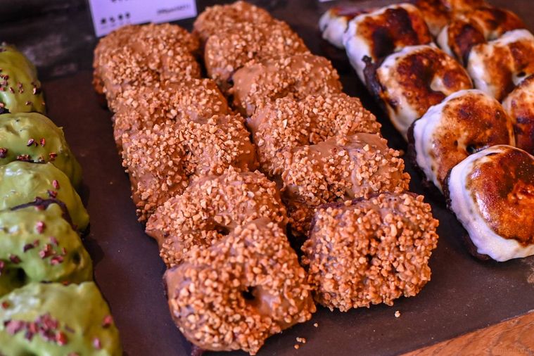 ドーナツが並んでいるところ