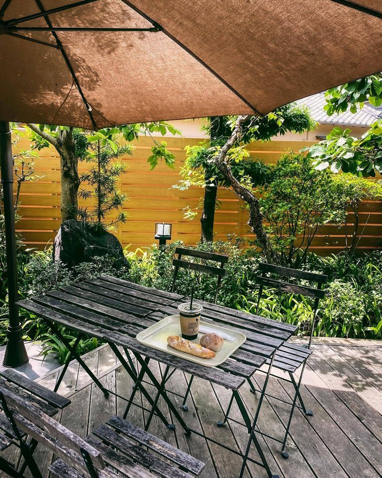 ガレージベーカリーコーヒーの店内