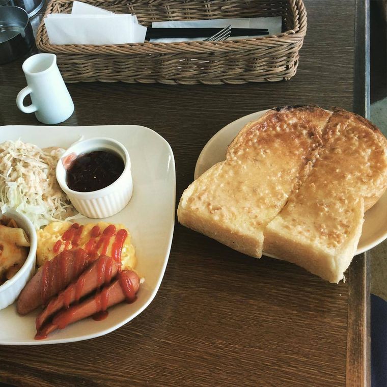 フリーバードのアーモンドトースト