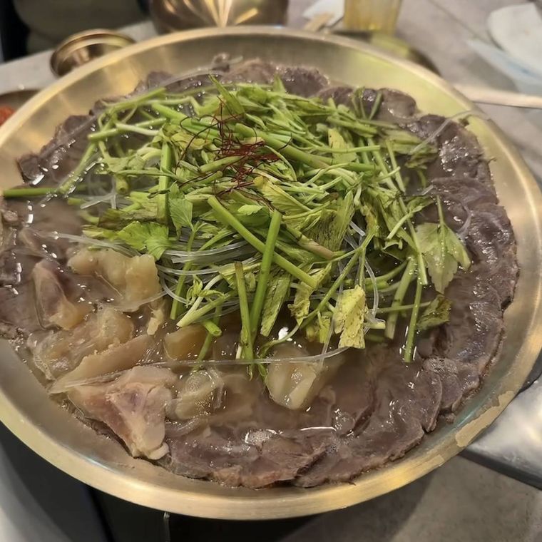 鍋に入った牛スユク