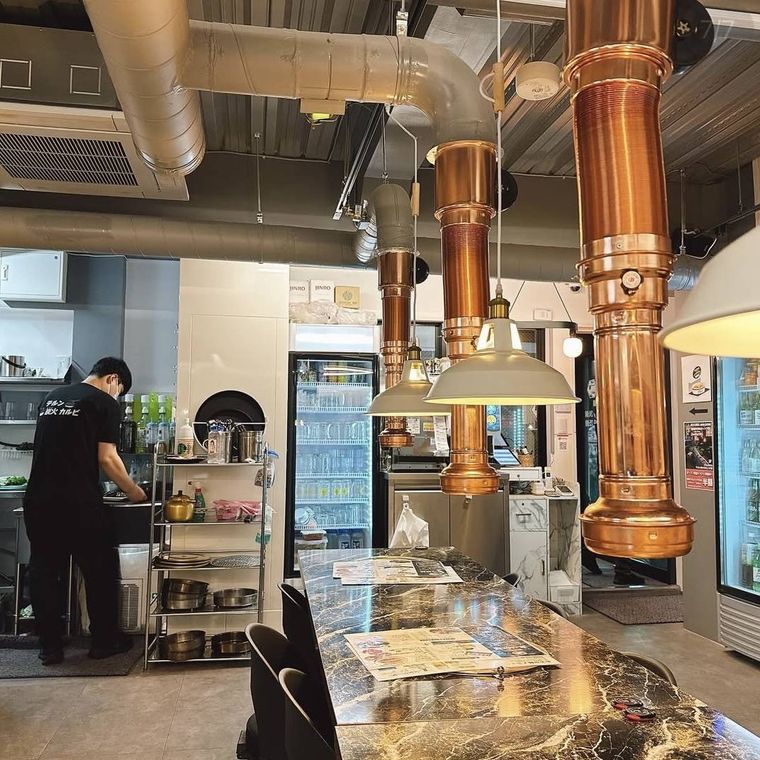 テルン炭火カルビの店内