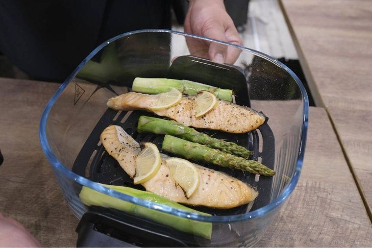 サーモンのレモンハーブグリル