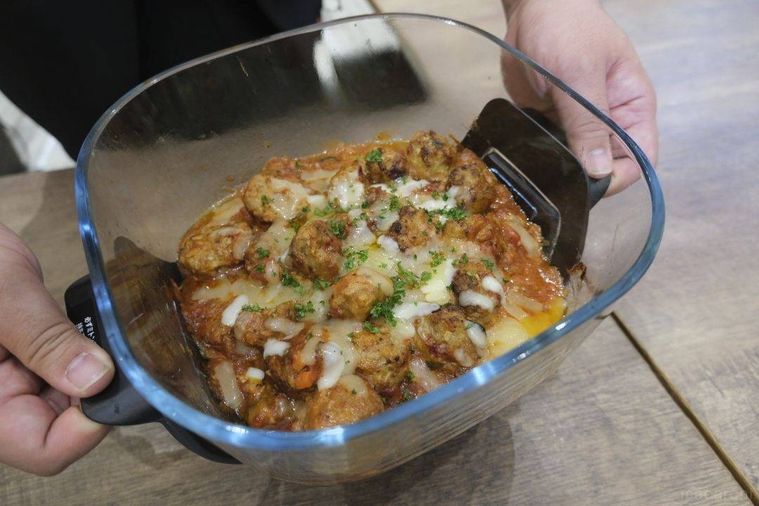 トマトチーズミートボール