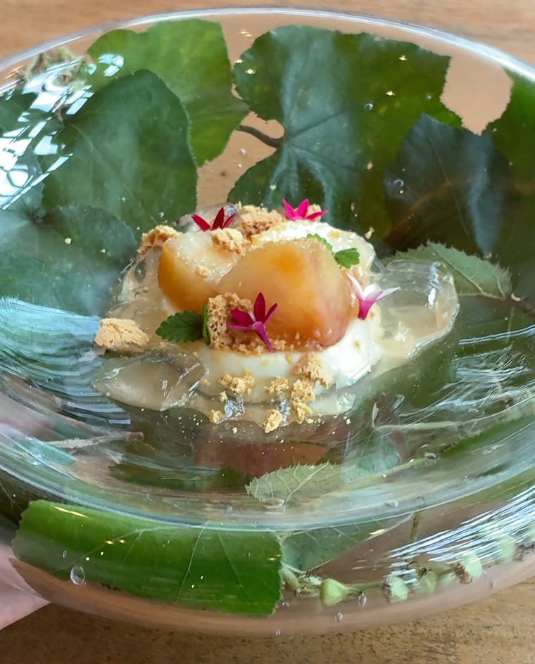 桃とパンナコッタ