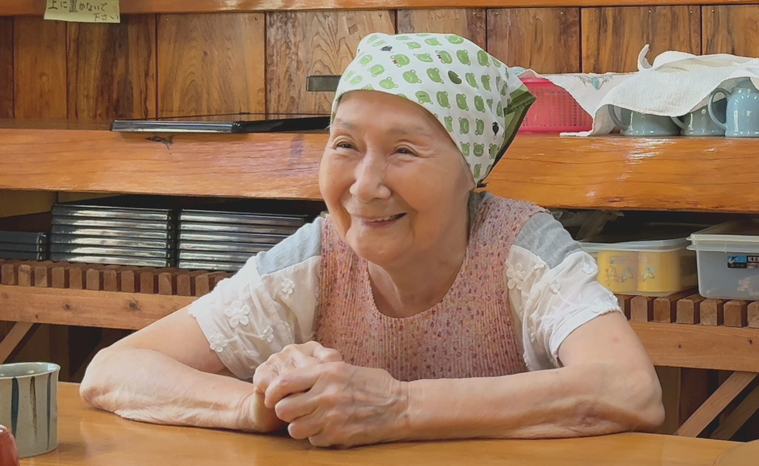 インタビューを受ける森本さん