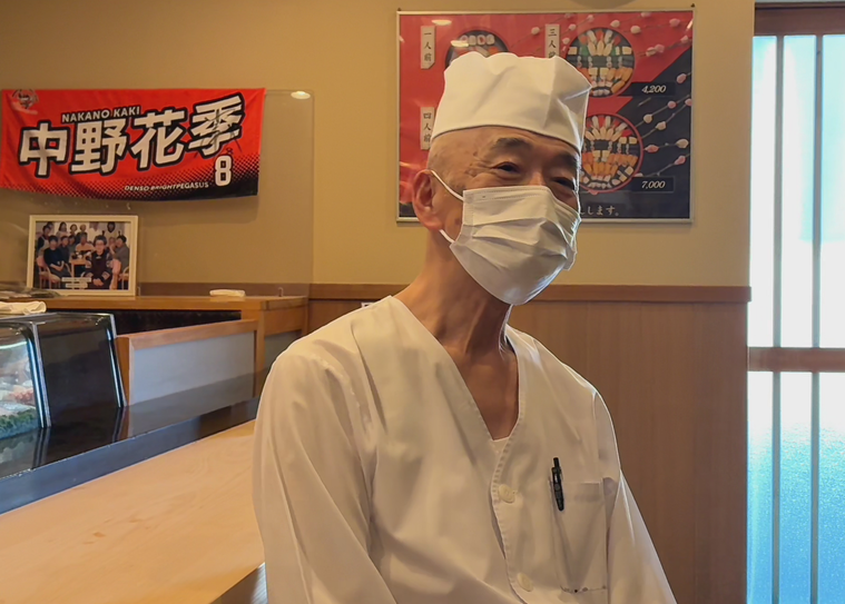 インタビュー受ける吉田さん