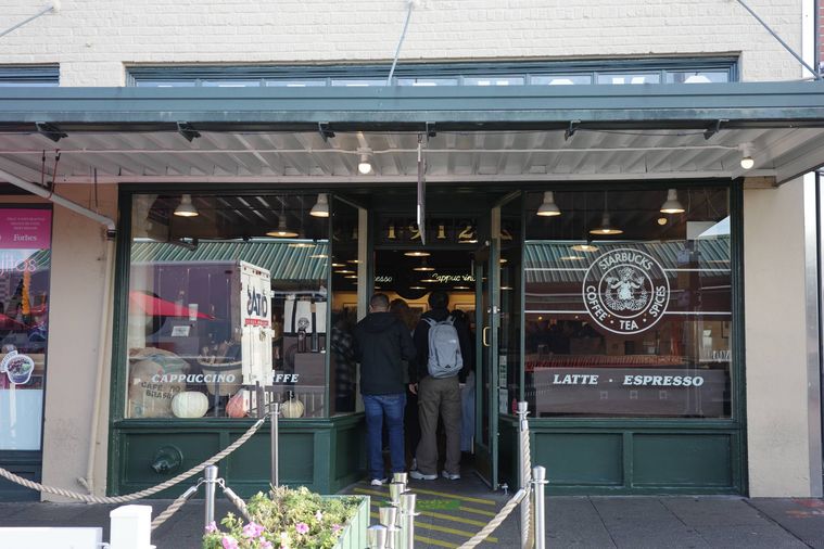 スタバ1号店の外観