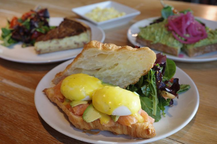 パンとポーチドエッグ