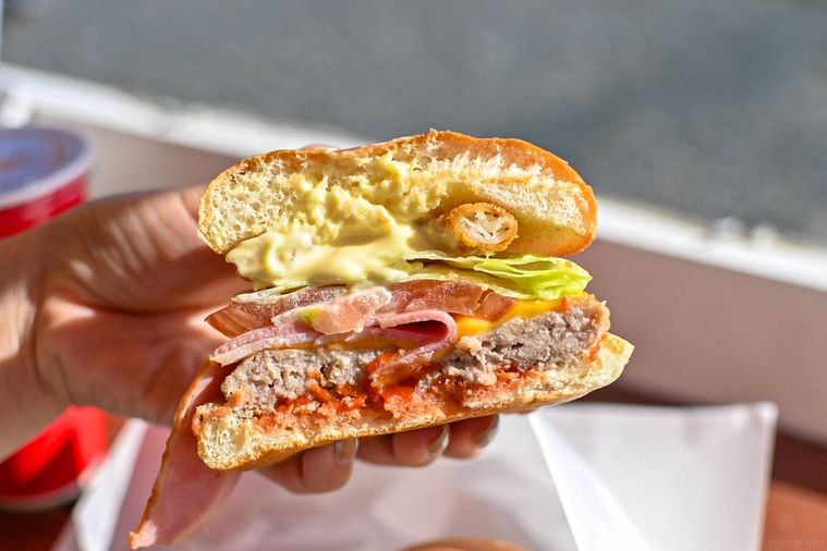 バーガーの断面のアップ