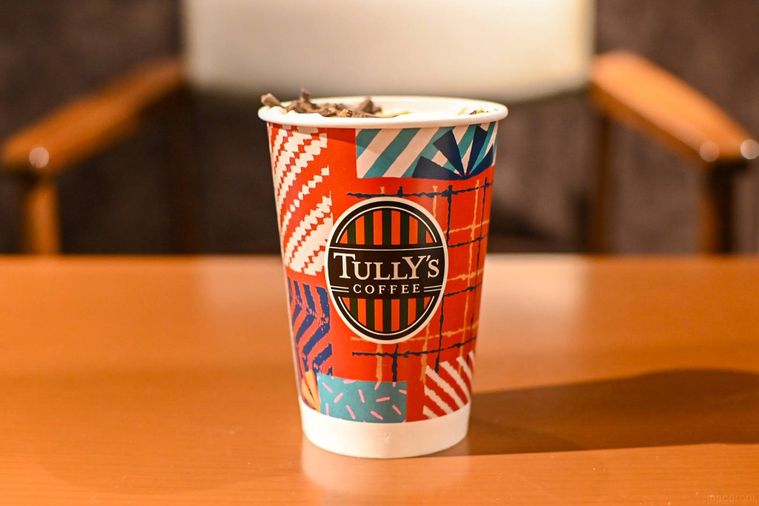 カップを正面から