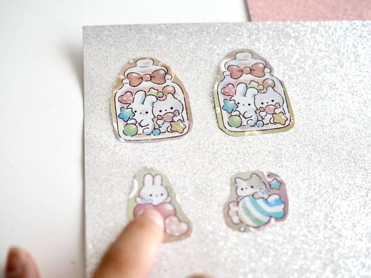 シートステッカーに並べているところ