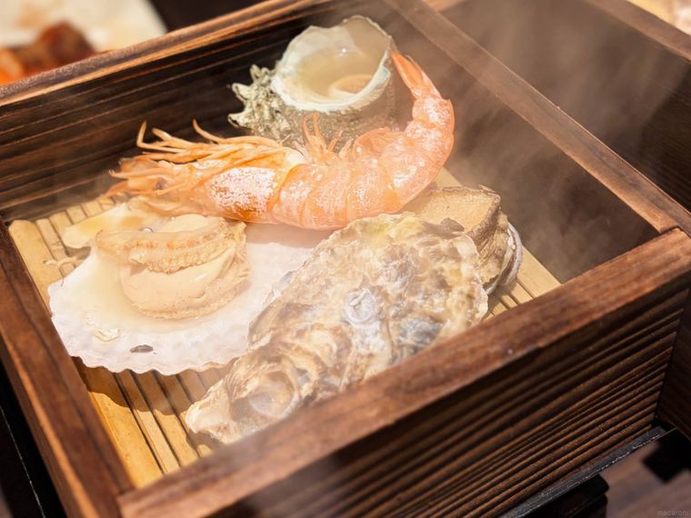 浜蒸しにした海鮮