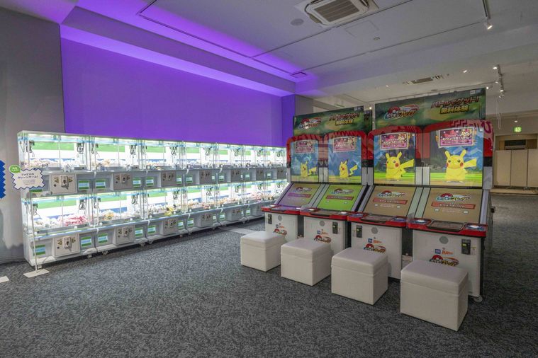 ゲーム機が並んだお買い物アトラクションの一角