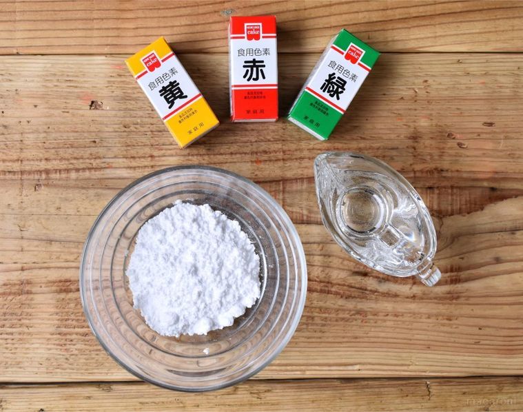 粉砂糖、水、食紅3色