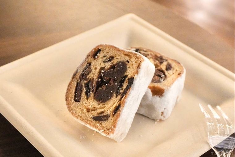 紙皿にのったシュトーレン