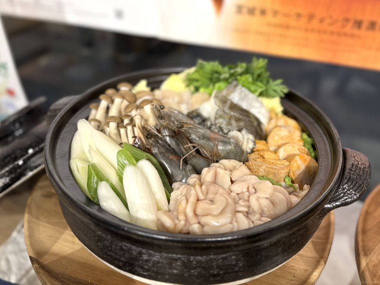 土鍋に盛られた痛風鍋