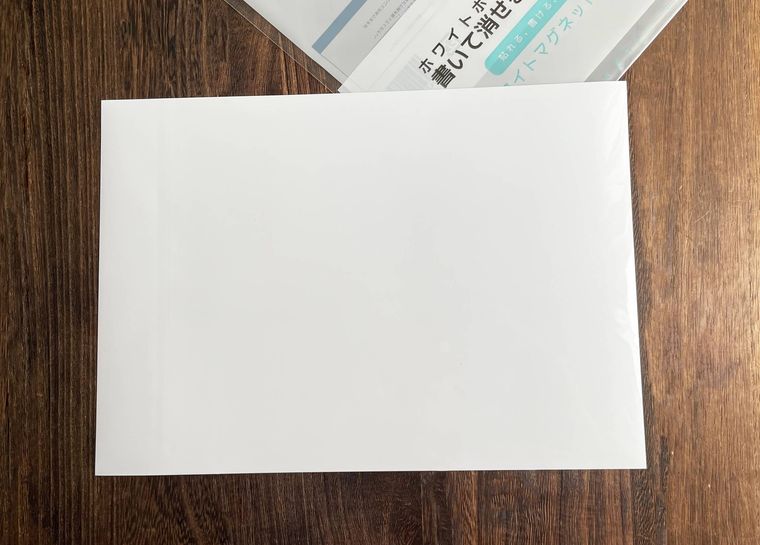 セリアの書いて消せるマグネット