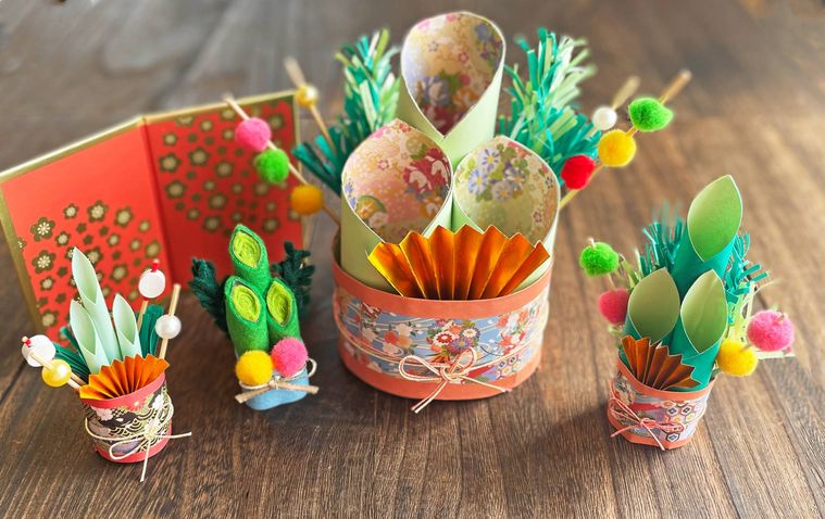 身近な材料で作る門松をいろいろ並べたところ