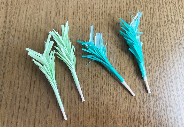 折り紙で作った松の枝