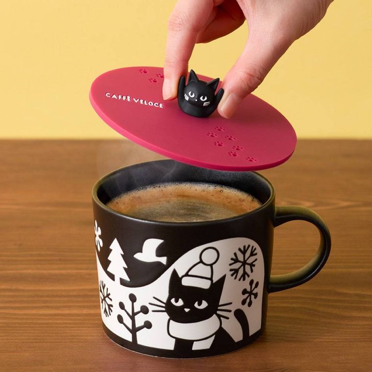 4. 黒ねこシリコンマグカバー