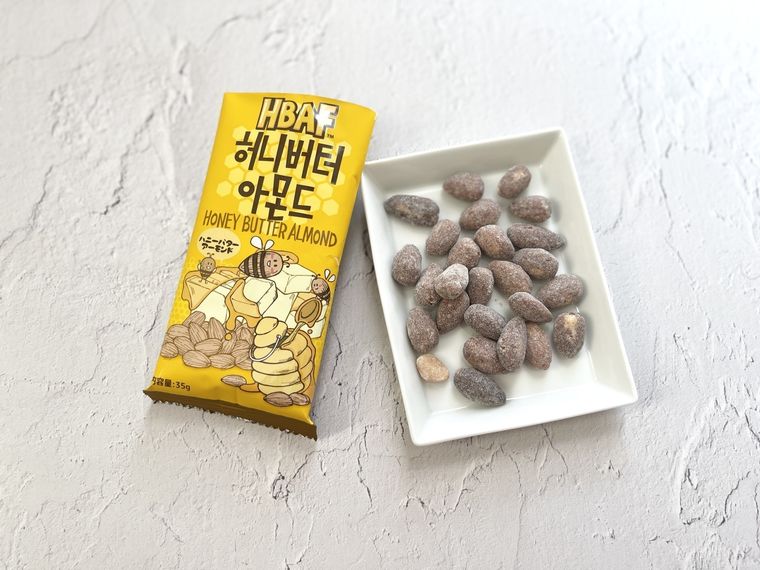 ハニーバターアーモンドのパッケージと中身